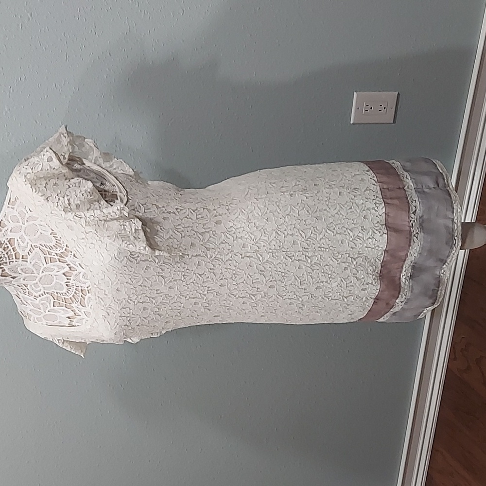 American eagle cream lace dress with Ruffle shoulder and striped base sz M